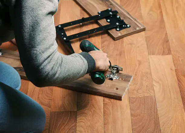 Móveis montados em sala de estar